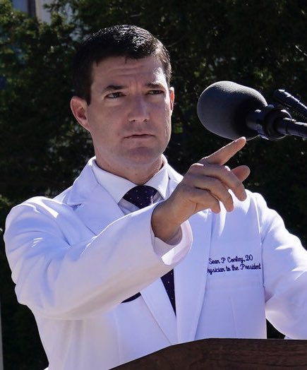 JohnFortman's tweet photo. These guys are the same, right? #30rock #drspaceman #conley https://t.co/kLfCFD8G7j