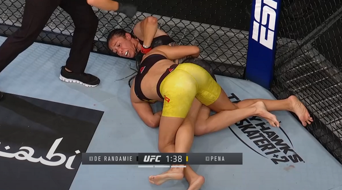 FemmeFightClub's tweet photo. @blondefighter Wow wow wow like I luv❣️ both these ladies💃🏽 n they put on a totally gucci show🔥 n like who ever thought it would finish with Germaine putting Julianna out like WOW🚀 https://t.co/yT9l6xBh10