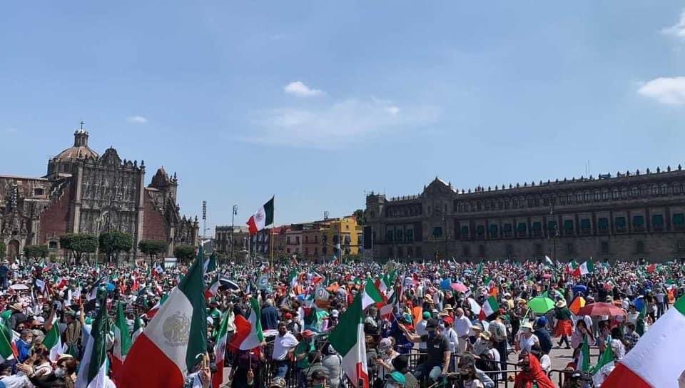 MoisesGoros's tweet photo. Más de 200 mil personas en el zócalo de la CDMX, las cuentas y te me vas...@lopezobrador_ https://t.co/4WGZlDQ6JA