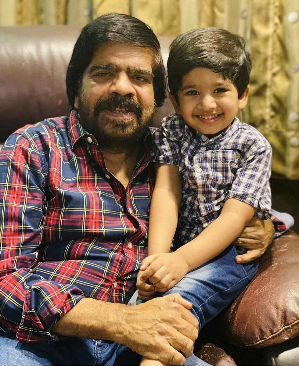 Cinedarbar1's tweet photo. TR with grandson 💙 ❤
Follow ♥️ #cinedarbar ♥️
#trajendar #str #silambarasan #simbu #tr #oruthalairagam #director #singer #songs #soundtrack #veerasamy #monisha #kadhalazhivathillai #dum #kovil #punchdialogues #vadaenmachi #dancer https://t.co/2MNc7WHZ1h
