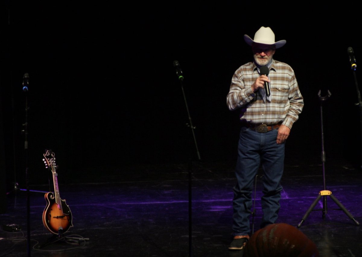 Adele1389's tweet photo. I could listen to RP Smith all day. (So I got a CD!) Live at The Golden Husk, Ord,  NE. 

https://t.co/KFZy43MDUJ https://t.co/ITzMrnEwEj