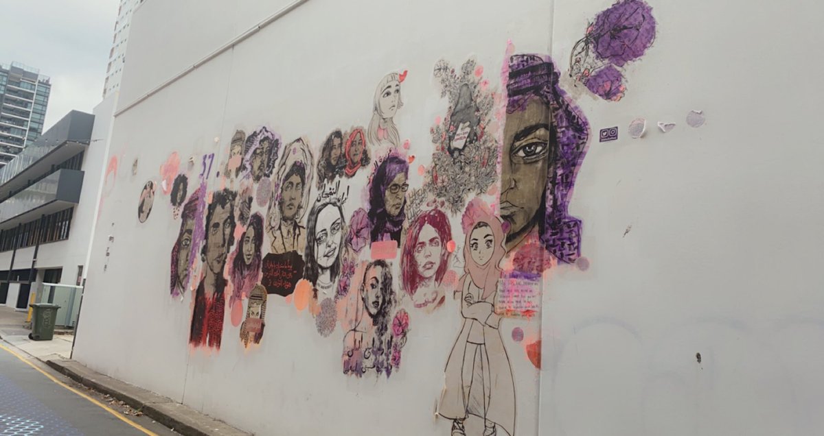 zkriel10's tweet photo. Absolutely in love with the street art in South Banks 😍 #comm140bris https://t.co/A2dTfayMx8