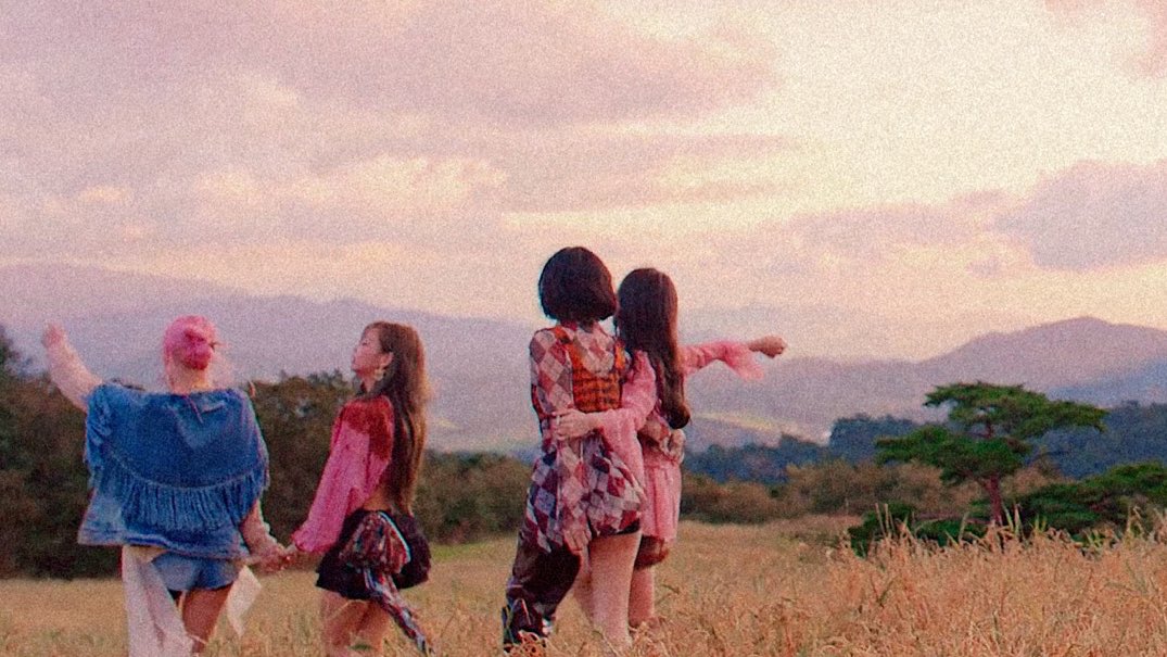 LISANATIONS_'s tweet photo. I vote #BLACKPINK  for #TheGroup on this year's People's Choice Awards #PCAs @BLACKPINK 

*Please untag Blackpink in replies* https://t.co/fgUG0EvkTf
