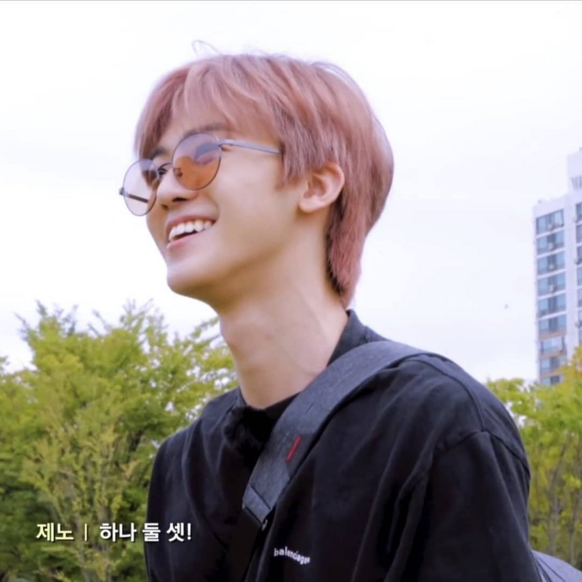 mini thread of jaemin being bf material since it& #39;s   #NationalBoyfriendDay (ik im late oh well)