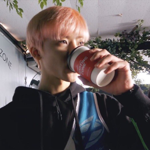 mini thread of jaemin being bf material since it& #39;s   #NationalBoyfriendDay (ik im late oh well)