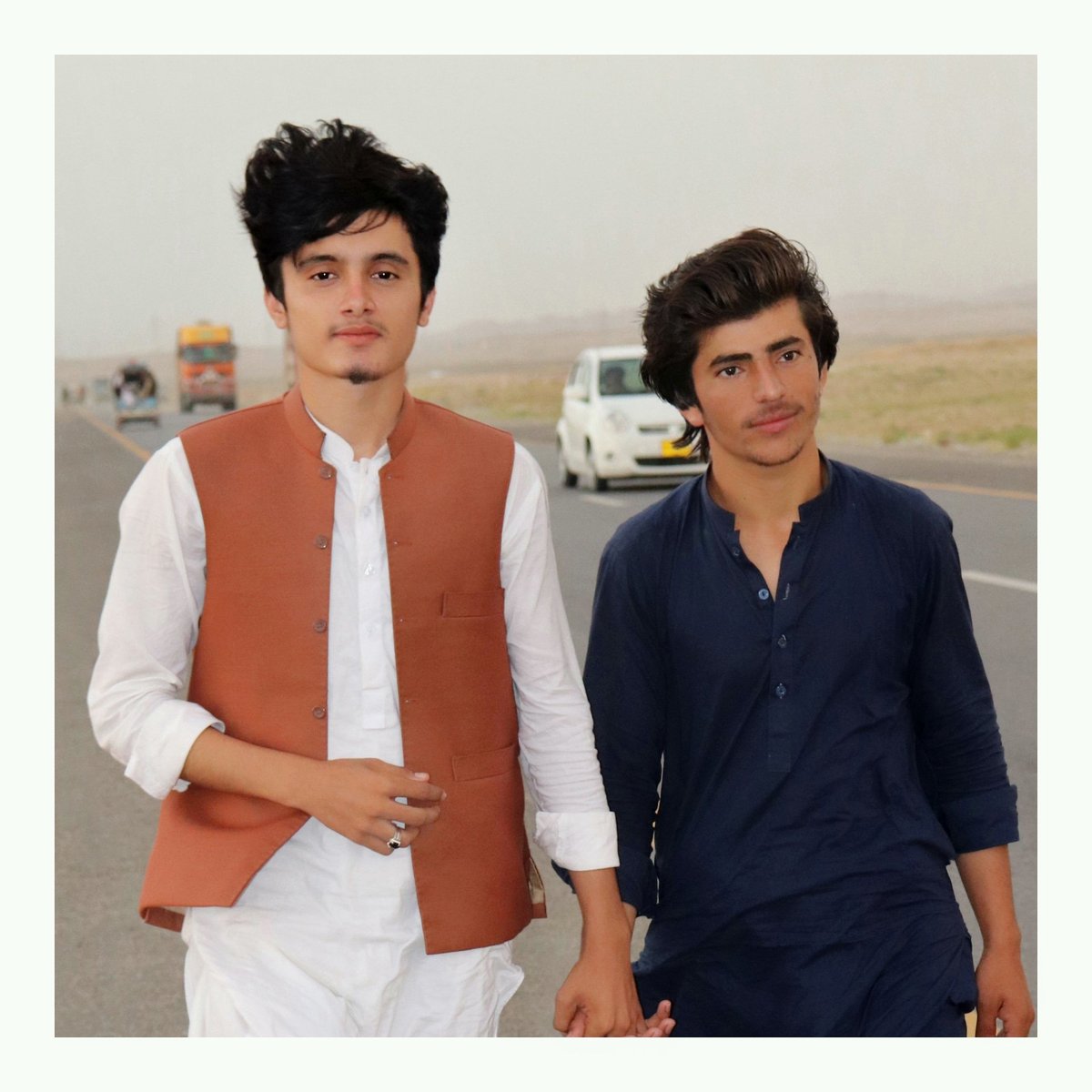 Khplwakafgha's tweet photo. څه بلا درد لري بېلتون دې غنمرنګه ياره
چې غورځېدم، پورته کېدم او نړېدم درپسې
~~💔
@a_siab @Achakzai__raziq @DoctorAfghan @Iqbalqarar786 @Zainull44101640 https://t.co/diwIxyI22z