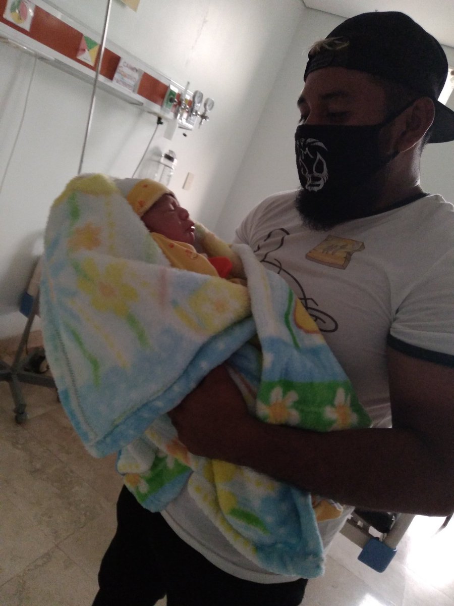 ChepitaVelzque1's tweet photo. Los dos hombres que existen en mi vida los amo #misprincipes https://t.co/EQzxXC351d
