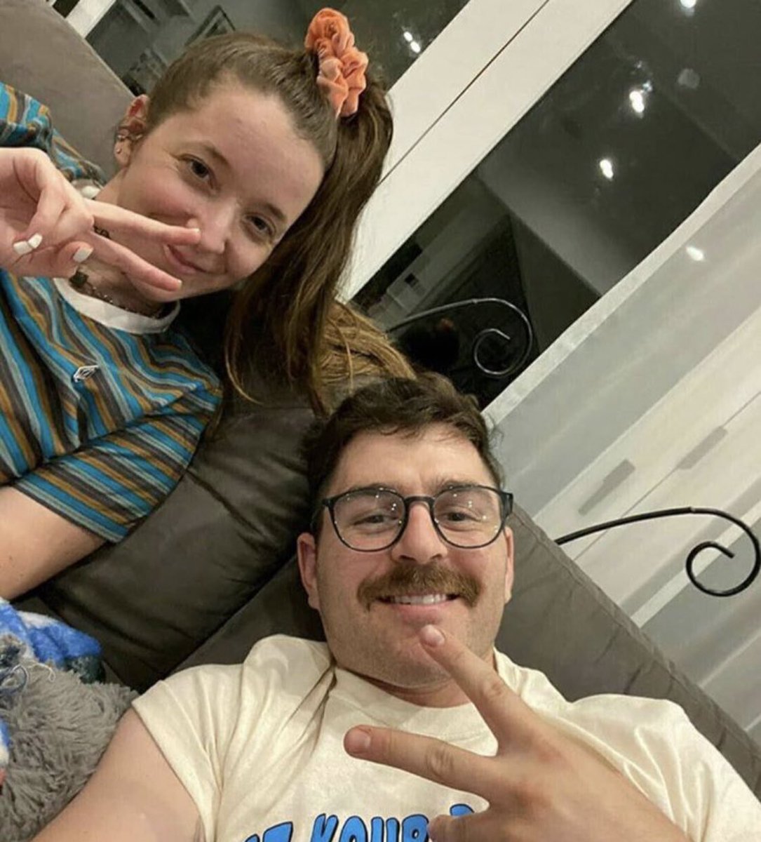 frndznn's tweet photo. cute ass pictures of jnj: a thread https://t.co/sp8teauDXX