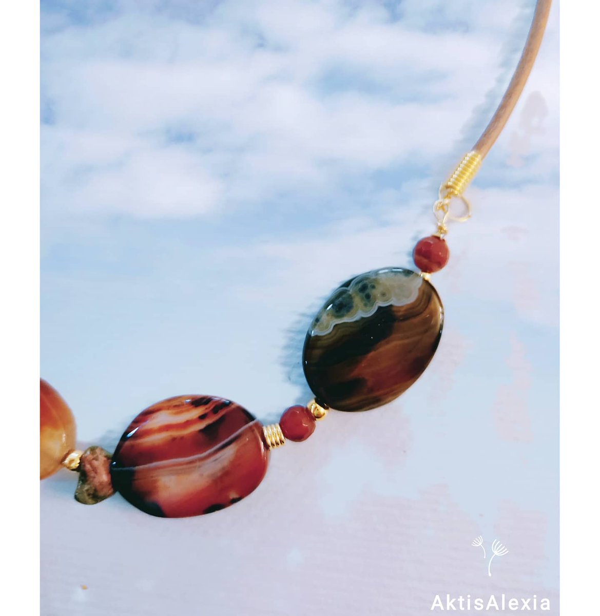 AlexiaGk's tweet photo. Good morning☀️ Unique handcrafted art jewelry pieces, handcrafted by me with love, at 
https://t.co/9KawEaBUML Please share, live, favour (to get a discount) and DM me for comissions💛
#earlybiz #UKGiftam #Trending #christmasiscoming #artists #SBS #weekendwishlist #etsyusa https://t.co/4U1qSOogoX