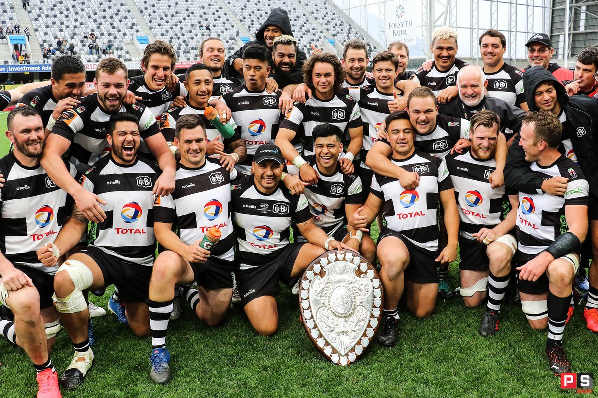 PhotosportNZ's tweet photo. Log o' Wood on the road again....#Shieldfever https://t.co/hRo4foAiSi
