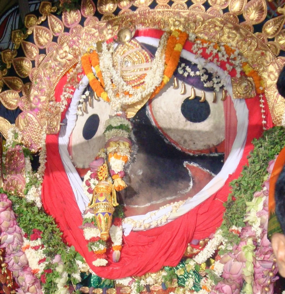 These round eyes without lid symbolize that Lord ShreeJagannath is ever active as well as vigilant. And to him; Days, Nights & Fatigue make no meaning.....