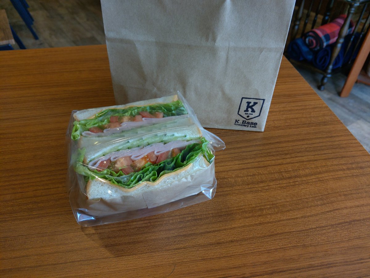 kato_kensuke's tweet photo. 久々に行けたよ狛江のK.base。サンドイッチと中炒りブレンドドリップ。素朴でおいしく、中炒りの飲み応えもなかなか良く！
#kbaseroasterylab #コーヒー #自家焙煎珈琲 #komae #coffee #赤い椅子 #赤い椅子プロジェクト https://t.co/PefJVyFFQP