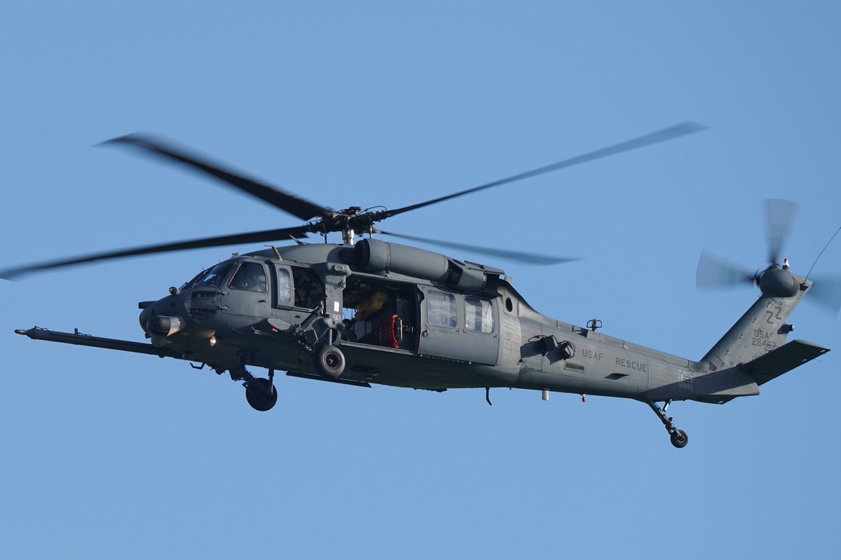 強い西日でコントラストも強めになったZZのペイブホーク🚁

#hh60g #pavehawk #usaf
#RODN #嘉手納基地