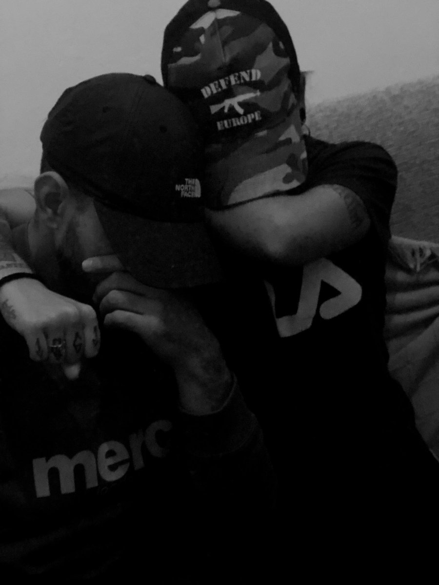 <a href="/MasakreMusikal/">🐍</a> 
 #amistadespeligrosas