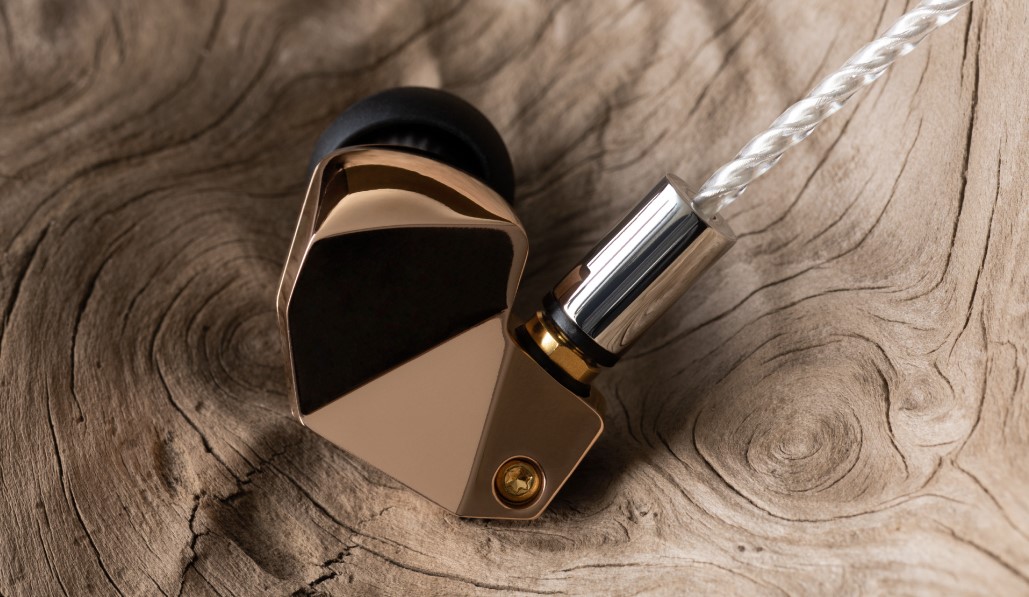 reb_audio's tweet photo. #B1 は音の近さや臨場感を特に重視したモデル
ボーカルの近さと楽器へのフォーカスが特長です☝️

カスタマイズされたかのような優れた装着感も相まって
高い解像感で、より音楽へ没入できます✨
アニソンとの相性も非常に良いですよ(о´∀`о) https://t.co/XLWfD1SvB6