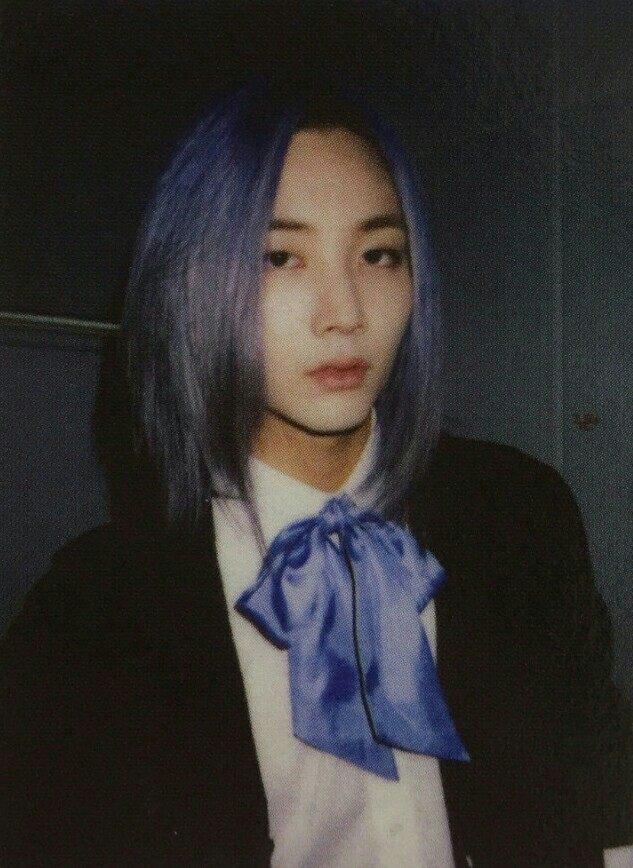 a thread of jeonghan's long hair;;