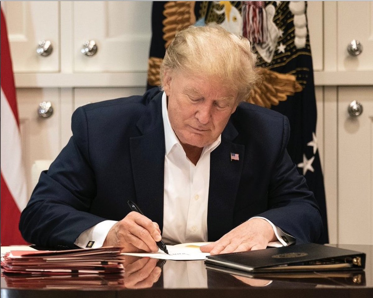 girlsreallyrule's tweet image. He's just signing white, blank copy paper with a jumbo Sharpie...It's full on Weekend at Bernie's over at Walter Reed.