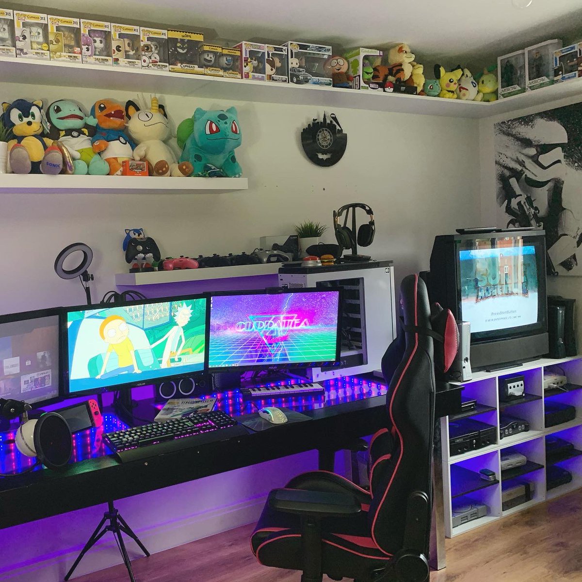 CuppaTea4Meeeee's tweet image. Spending Sunday in our happy place 😍🥰 @HelpMeImBlonde_ 

#GamesRoom
#GamingSetup
#CustomDesk
#RetroGamers