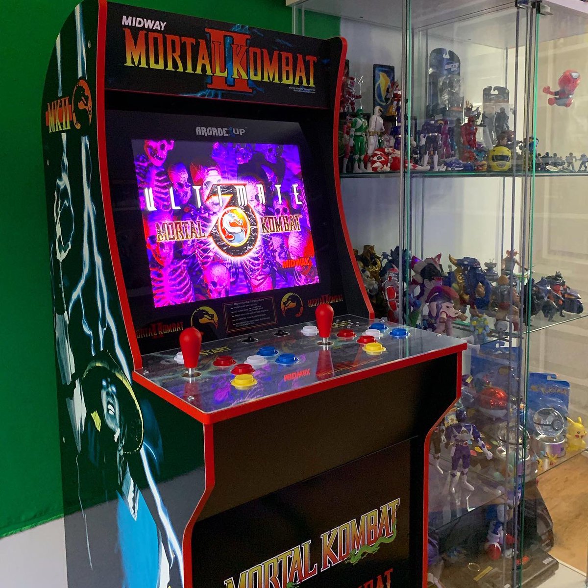 CuppaTea4Meeeee's tweet image. Spending Sunday in our happy place 😍🥰 @HelpMeImBlonde_ 

#GamesRoom
#GamingSetup
#CustomDesk
#RetroGamers