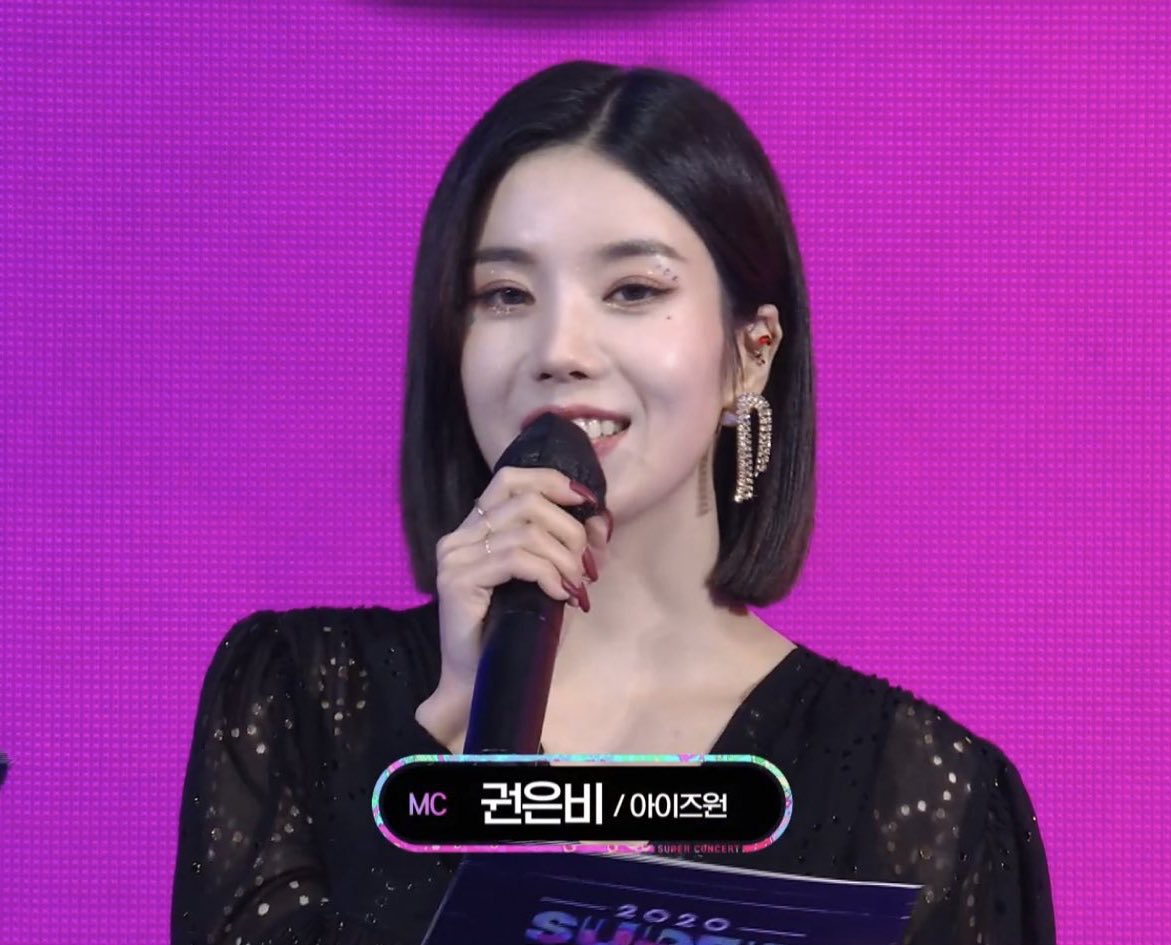 lverkwon's tweet photo. "not izone jo yuri, but soloist jo yuri." dude, im sure we're all proud but we all know that kwon eunbi is the proudest. https://t.co/m684BMF9t2