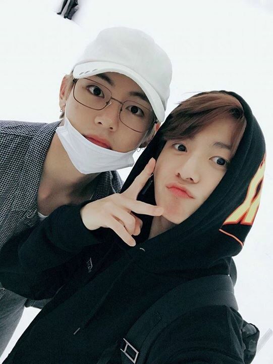 taekook selfie          VS     jikook selfie