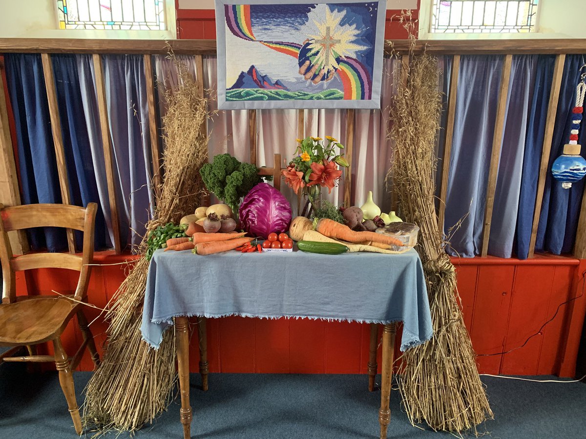 barklandcroft's tweet photo. How beautiful did our Chapel altar look for our Harvest service today? 😍 With illness and self-isolation we were depleted in numbers, but the eight of us enjoyed some lovely Harvest hymns. https://t.co/eMs0nccinj