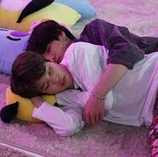 taekook sleep           VS    jikook sleep