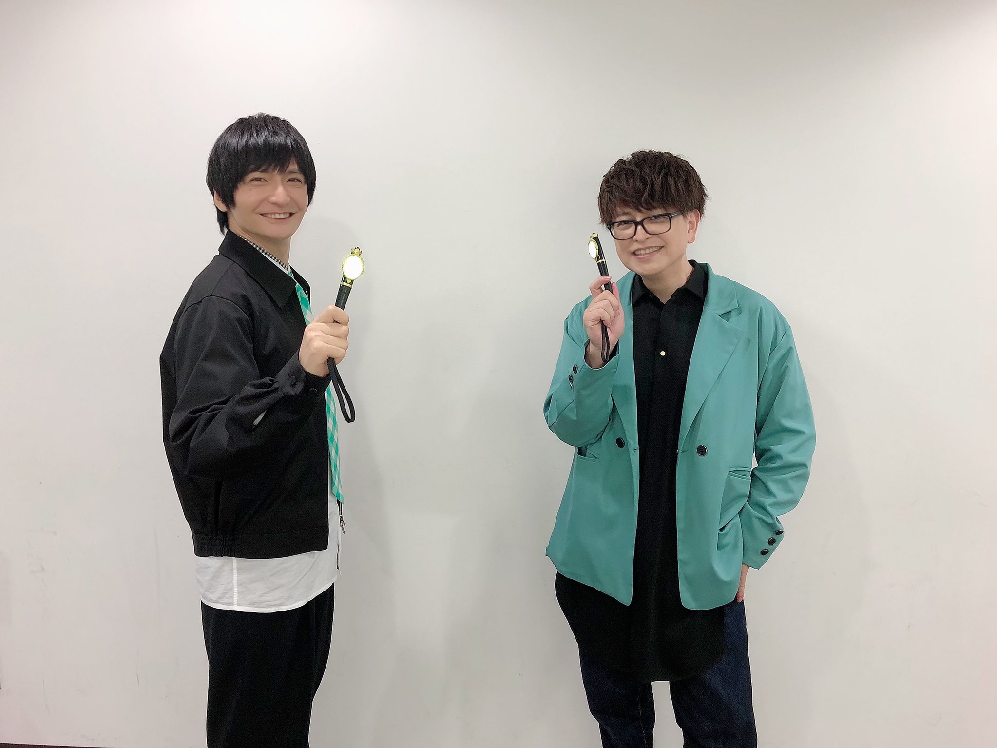 青二プロダクション 公式 ご視聴頂きました皆様ありがとうございました 緑川はリリア 島﨑はシルバーのボイスキャストとして出演させて頂きました 親子チーム二人のオフショットをお届け ツイステ ツイチャンアベマ T Co Op6xzry9bx