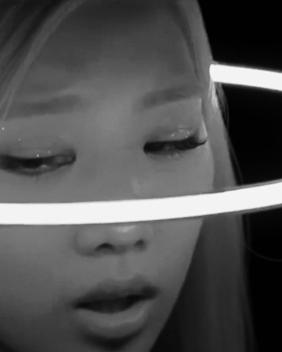 "eclipse" — loona/kim lip