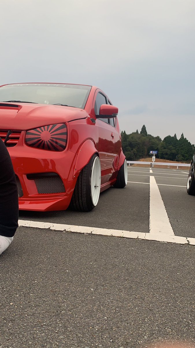 JUNSTYLE27's tweet photo. 公開します(*゚▽゚*)
無事リメイク完了しましたヽ(^0^)ノ
エアロワンオフ加工
ホイールサイズ変更
オーバーフェンダー
サイドステップ
メーカーの方々ありがとうございますm(__)m
#ESB #CLS #TC01 #battleworks #オーバーフェンダー https://t.co/RR2o7rLC0e