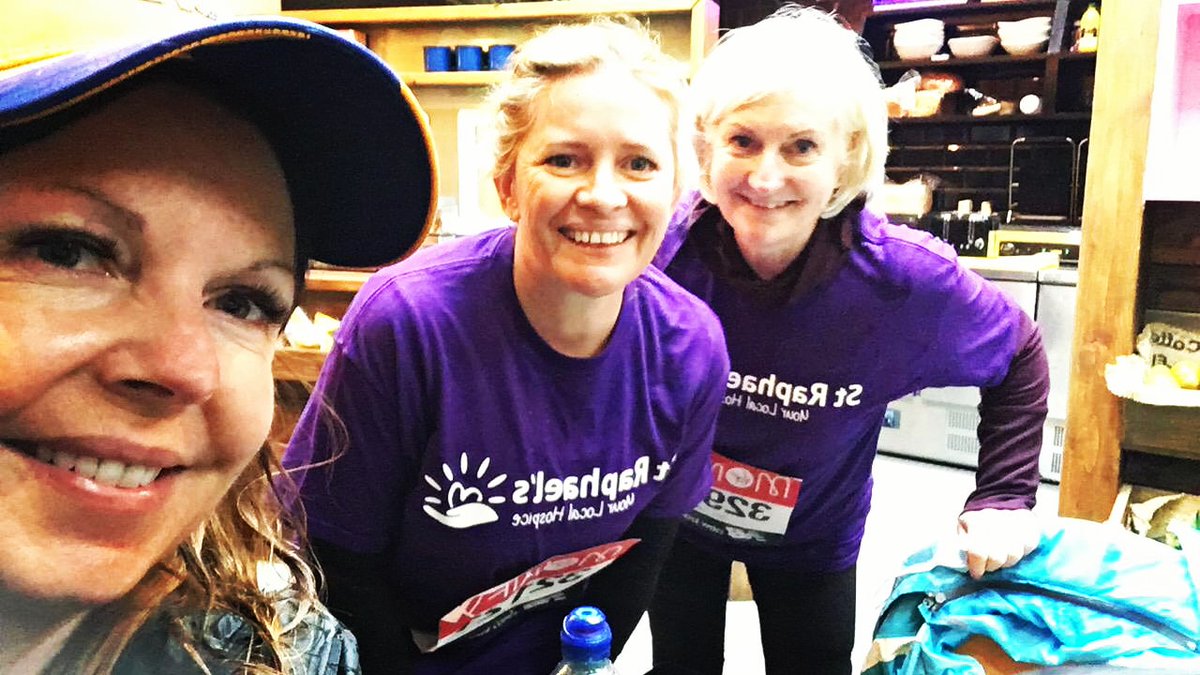 Come rain or shine, nothing can stop our #TeamStRaphs taking on the #LondonMarathon today. 

A very special shout-out goes to 8 unstoppable #40thrace participants, including our very own staff (pictured). Help us cheer on: John, Amy, Gail, Becca, Tracy, Katie, Joshua and Beth!