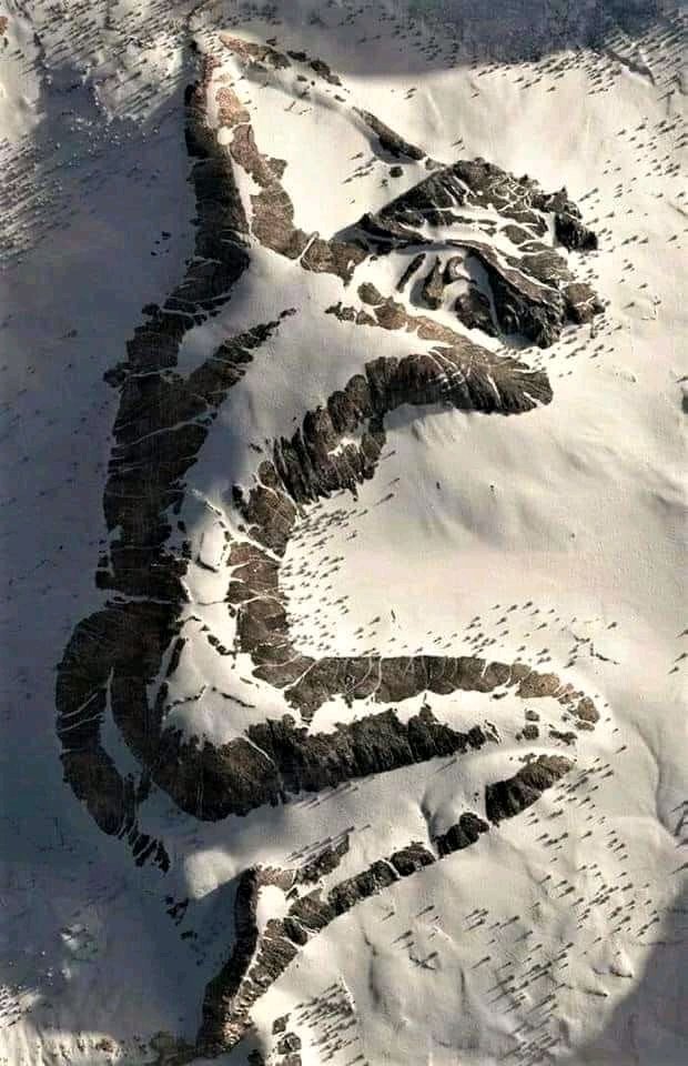 Uyuyan kadın dağı, Alaska