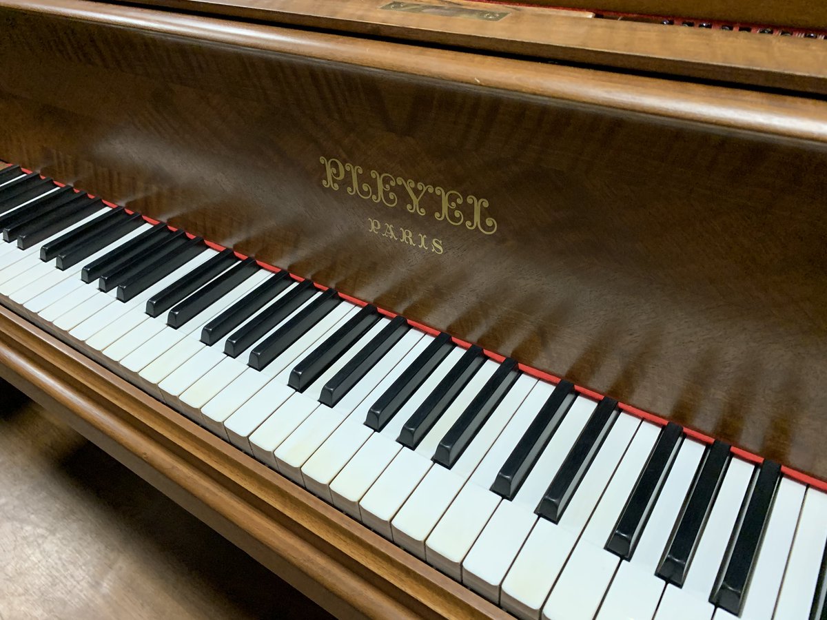 アップライトピアノ LESTER 茶色