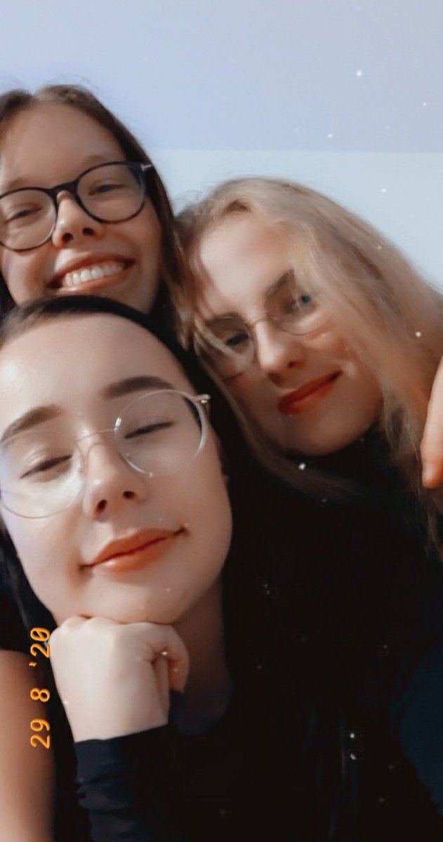 emily_thn_'s tweet photo. bin heute 6 Jahre auf Twitter.
shoutout an Taddl und Ardy die der Grund waren warum ich das überhaupt gemacht habe und weswegen ich die 4 Idioten überhaupt kennengelernt habe. ❤ https://t.co/PW9aWYcWU3