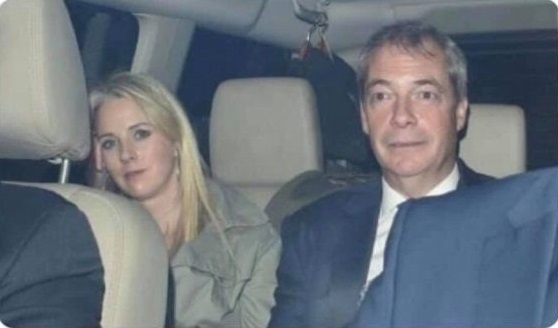 Isabel Oakeshott >  🎶 'I was working as a racist in a cocktail bar, when I met you' 🎶 🤮🤮 #ImACeleb