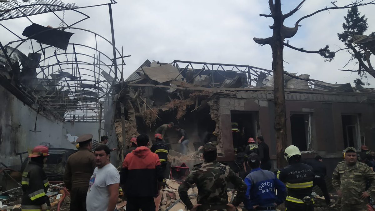 1 civilian killed and 4 injured as the result of the missile strike by the #Armenia/n army on dense residential areas of #Ganja, the 2nd largest city of #Azerbaijan, 60 km away from the Armenian border. Evidence of heavy damage to the city.

#StopArmenianAggression 
#WarCrimes