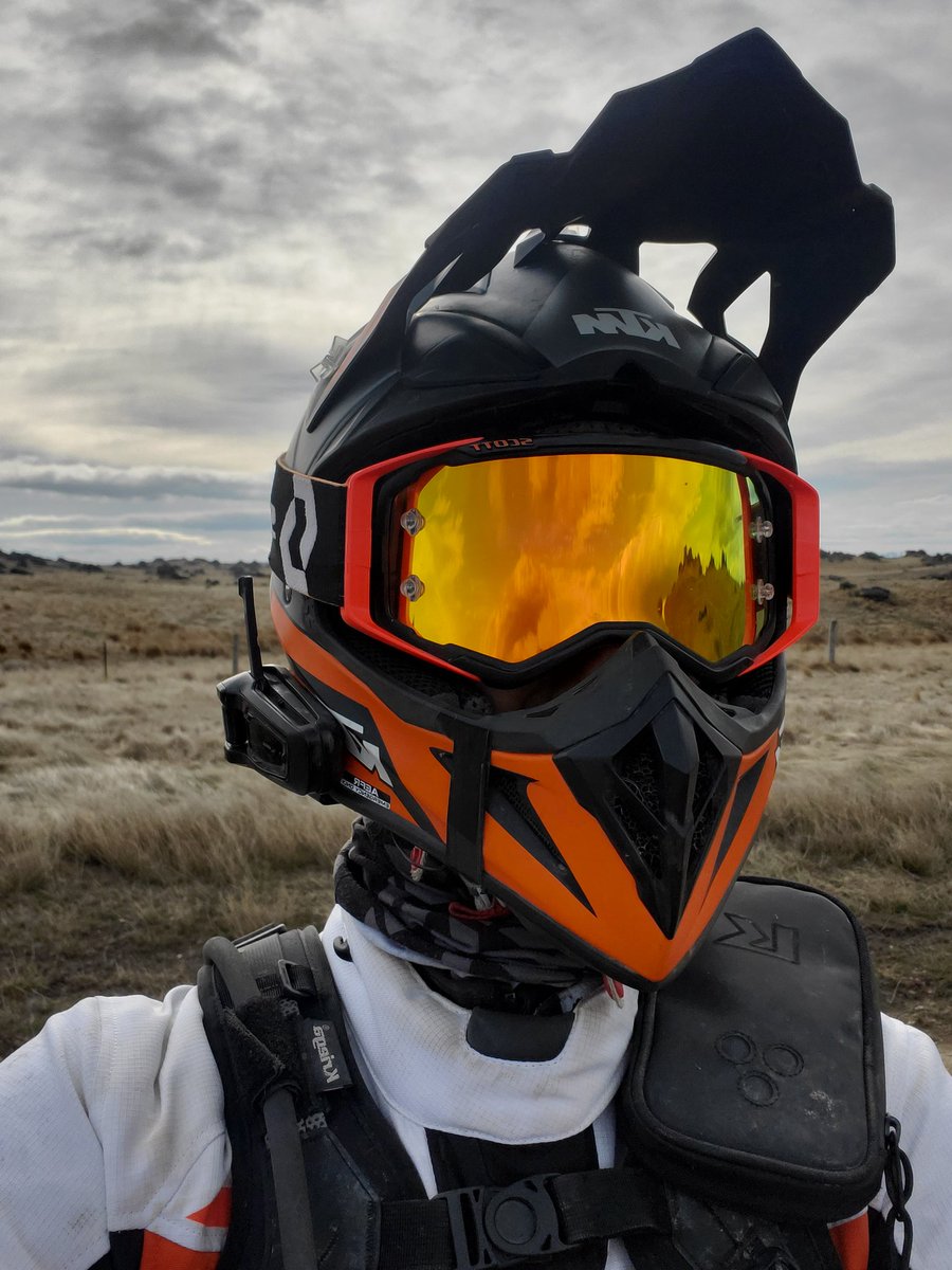 I had the best spotify playlist ever running in my ears on this ride. The <a href="/CardoSystems/">CardoSystems</a> packtalk black sounds so good, JBL speakers for the win.