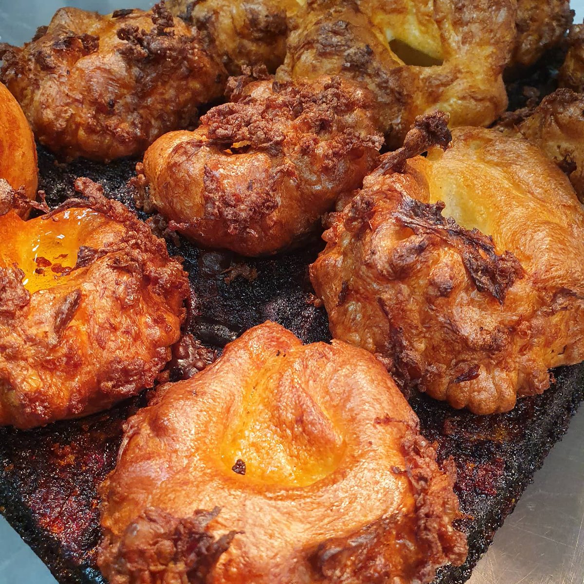 Sunday lunch prep on its way ........... take the day off and let us do the cooking for you #sundayfunday #SundayRoast ☺