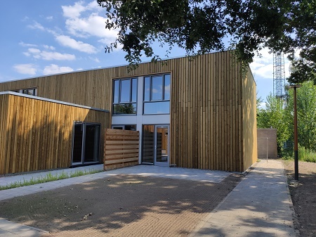 Nieuwsgierig hoe een houten huis er van binnen uit ziet? Tijdens de #weekvanhethuren kun je in Weert in één van de woningen een kijkje nemen. Maak je wel even een afspraak op onze website? doodle.com/poll/kxni44d8t…. Dan kan jouw bezoek prettig en veilig verlopen. Vast bedankt!