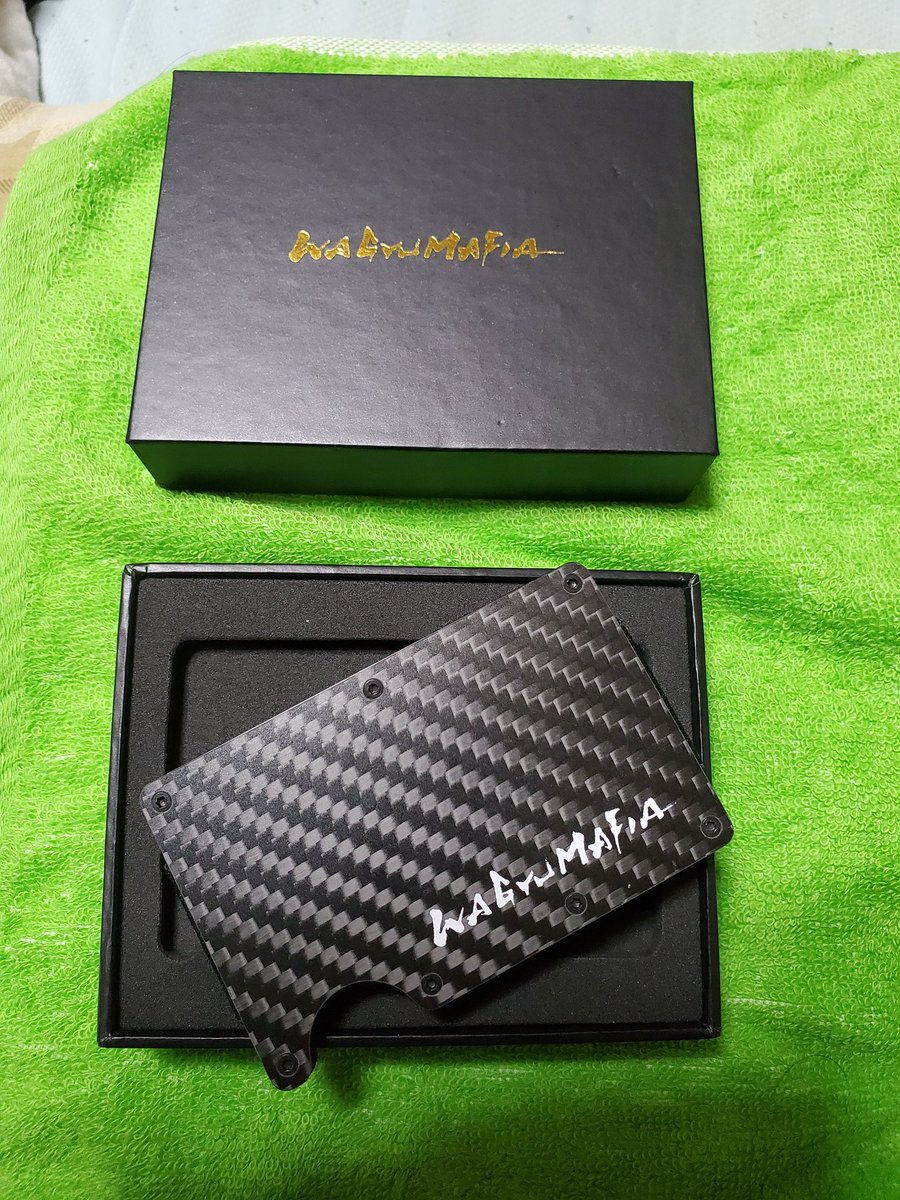 らくだ2号 Wagyumafiaのマネークリップ No Money Walletが届いた 質感が良いです カーボン感が カッコいい マネークリップは前から気になってたけど二の足踏んでたので これでデビューです よく考えたら ここ最近ほぼカードか電子マネーだし何も らくだ2号 Wagyumafiaのマネークリップ No Money Walletが届いた 質感が良いです カーボン感が カッコいい マネークリップは前から気になってたけど二の足踏んでたので これでデビューです よく考えたら ここ最近ほぼカードか電子マネーだし何も