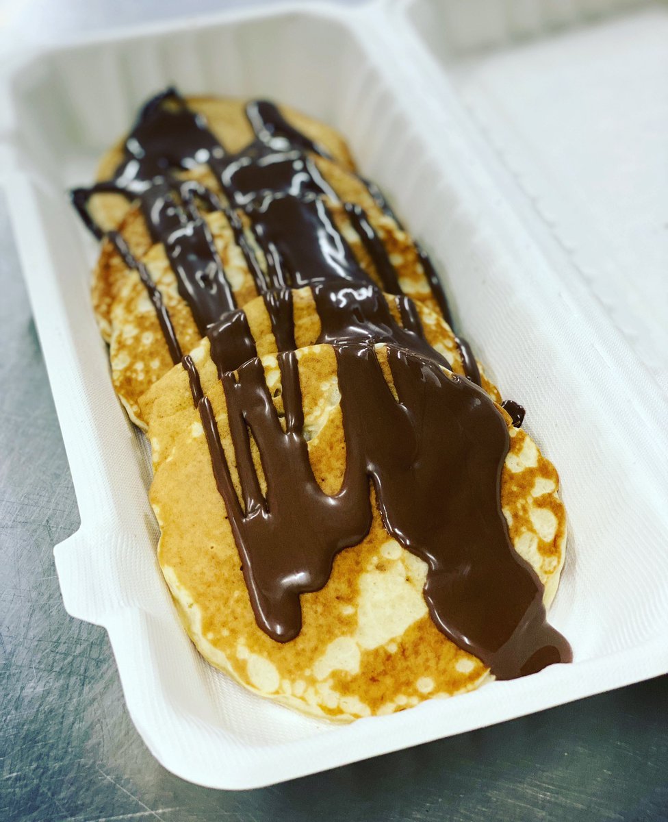Giacopazzis's tweet photo. WOW!!!! American Style Pancakes with Chocolate Sauce to takeaway!!! What a delicious and indulgent way to start your Sunday! #breakfast #eatin #takeaway #servedwarm #lashingsofsauce #brunch #servedeveryday #americanstyle #giacopazzisofeyemouth https://t.co/ZQRNxYHCXh