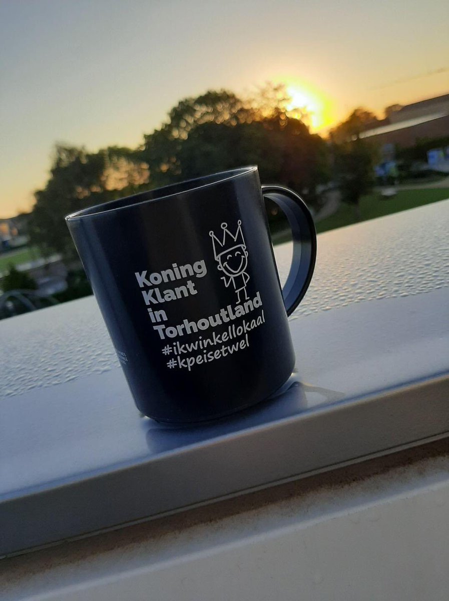 crevits's tweet image. Shoppen bij je favoriete lokale winkel dichtbij. Het kan vandaag nog tijdens #weekendvandeklant @UNIZOvzw @comeos_nl #kooplokaal