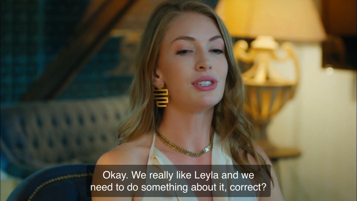 Yes arda you need help. Making puppy eyes at a girl won’t get you anywhere. Melisa knows what’s exactly wrong with her older brother and she’s not going to let him act like a brat.  she’ll help him win the girl though!!  #iyigündekötügünde  #YaseminAllen  #AliYağcı