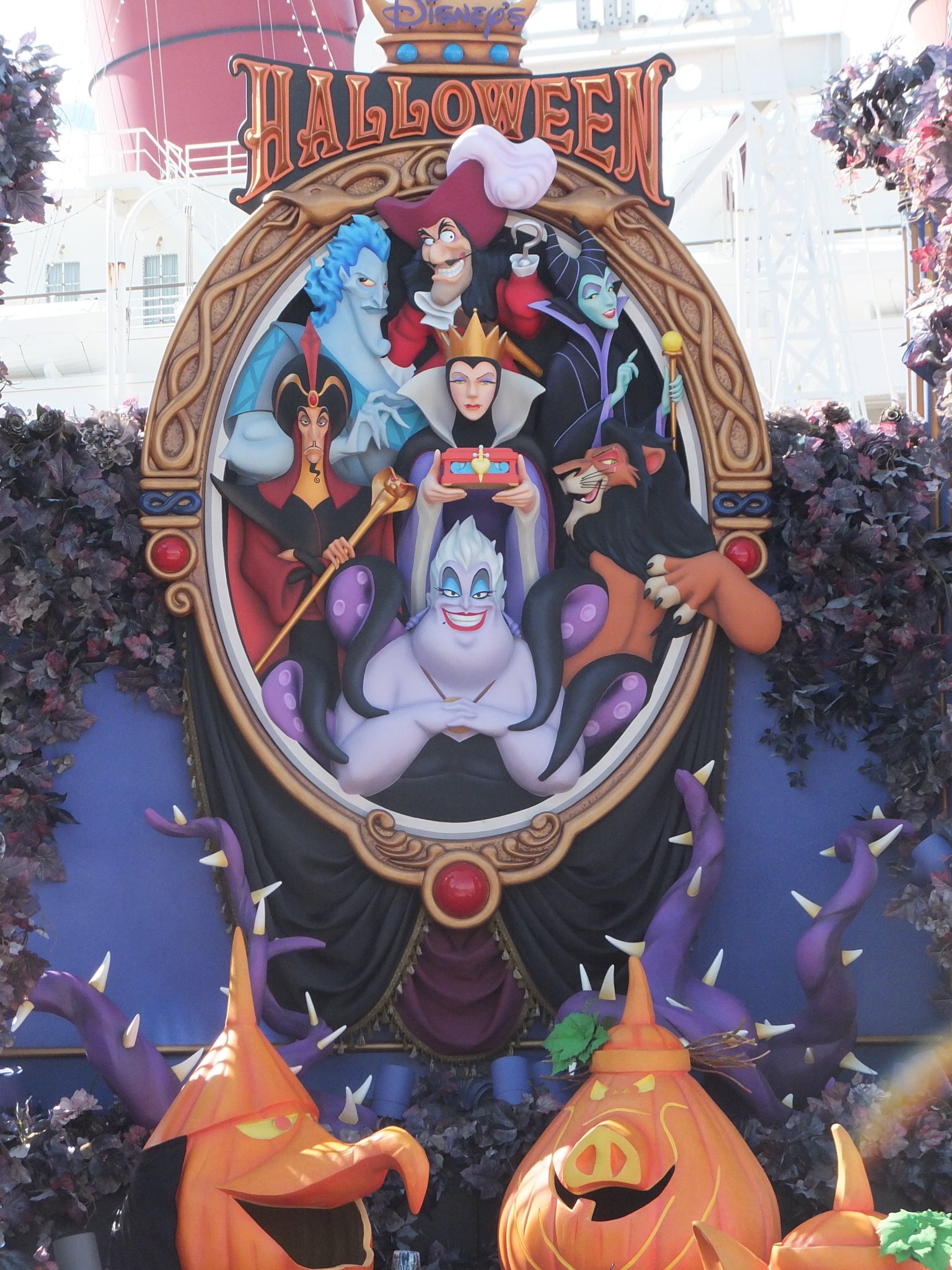 すずみん なんか賑わってるツイステのハロウィンイベのイラストの元ネタはこれですかね
