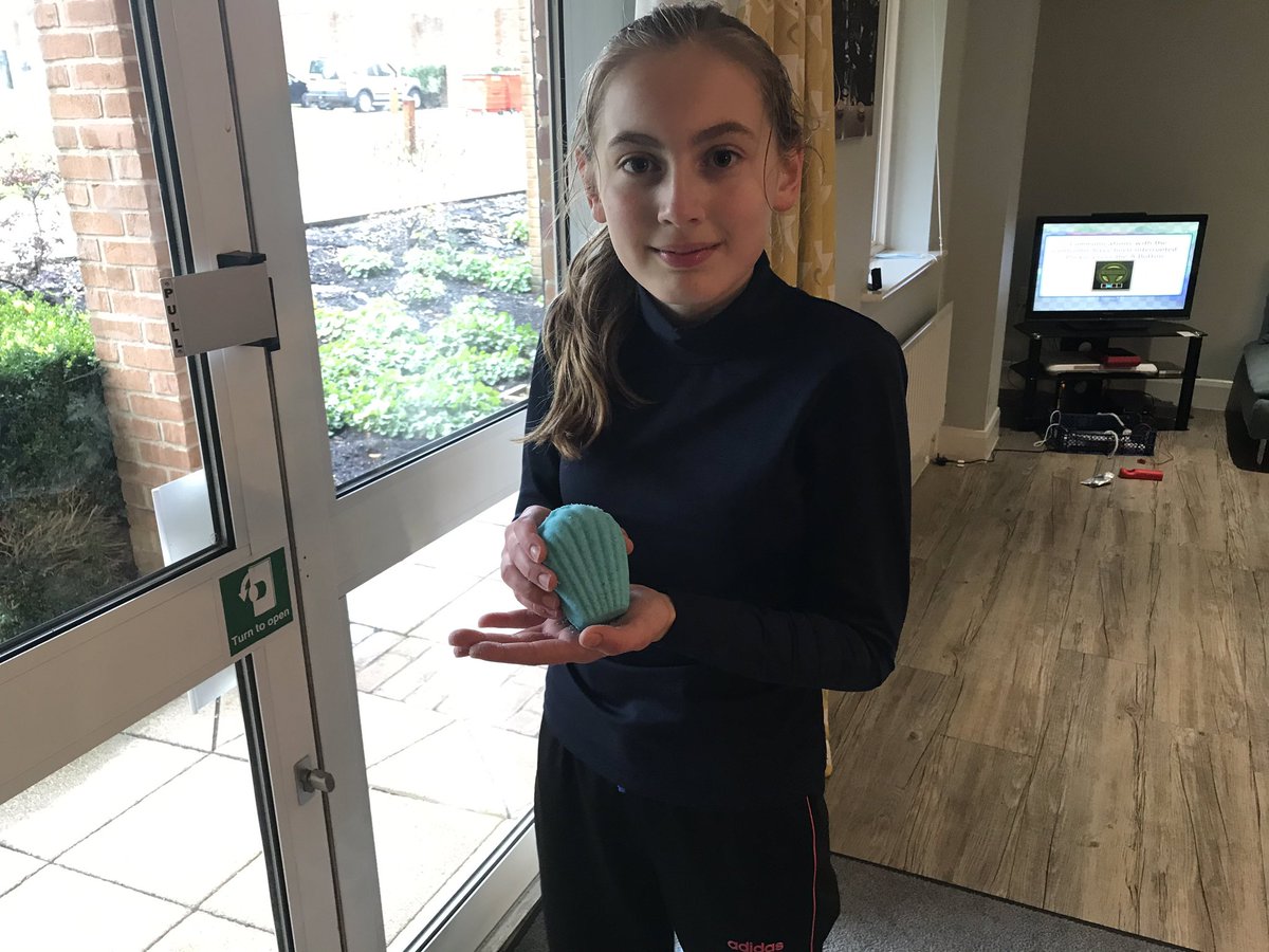 StSwithunsHill's tweet photo. Our bath bombs turned out really well - lots of very pleased girls this morning! #stswithunshill #stswihtunsfun #bathbombmaking https://t.co/Aru5amWtB2