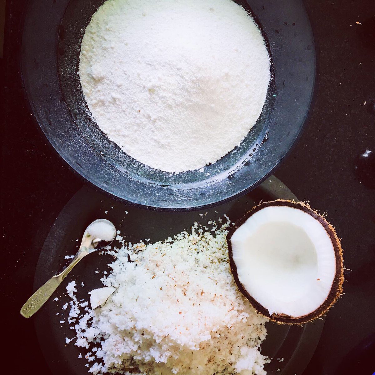 AngelinJemi's tweet photo. Puttu(steamed rice cake) with beef curry ππ€€
#puttu #steamedcake #steamedricecake #ricecake #steamed #beef #curry #gravy #beefcurry #nonveg #indianfood #southindianfood #nagercoil #brunch #lunch #breakfast #dinner #brunchtime #healthyfood #homemade #homecooking #LAJKitchen https://t.co/6tt4WA6hbd