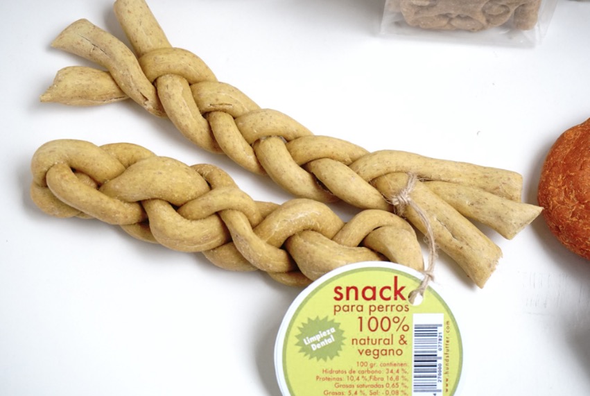 InfoHundsfutter's tweet photo. Con un #consumo #consapevole #possiamo #rendere #possibile l'espansione dell'eolico, lo #sviluppo del cibo #vegano, l'uso #della #geotermia, la #competitività delle #ferrovie, l'ampliamento delle #piste #ciclabili e il #commercio #regionale. https://t.co/6SLRDj4Svn