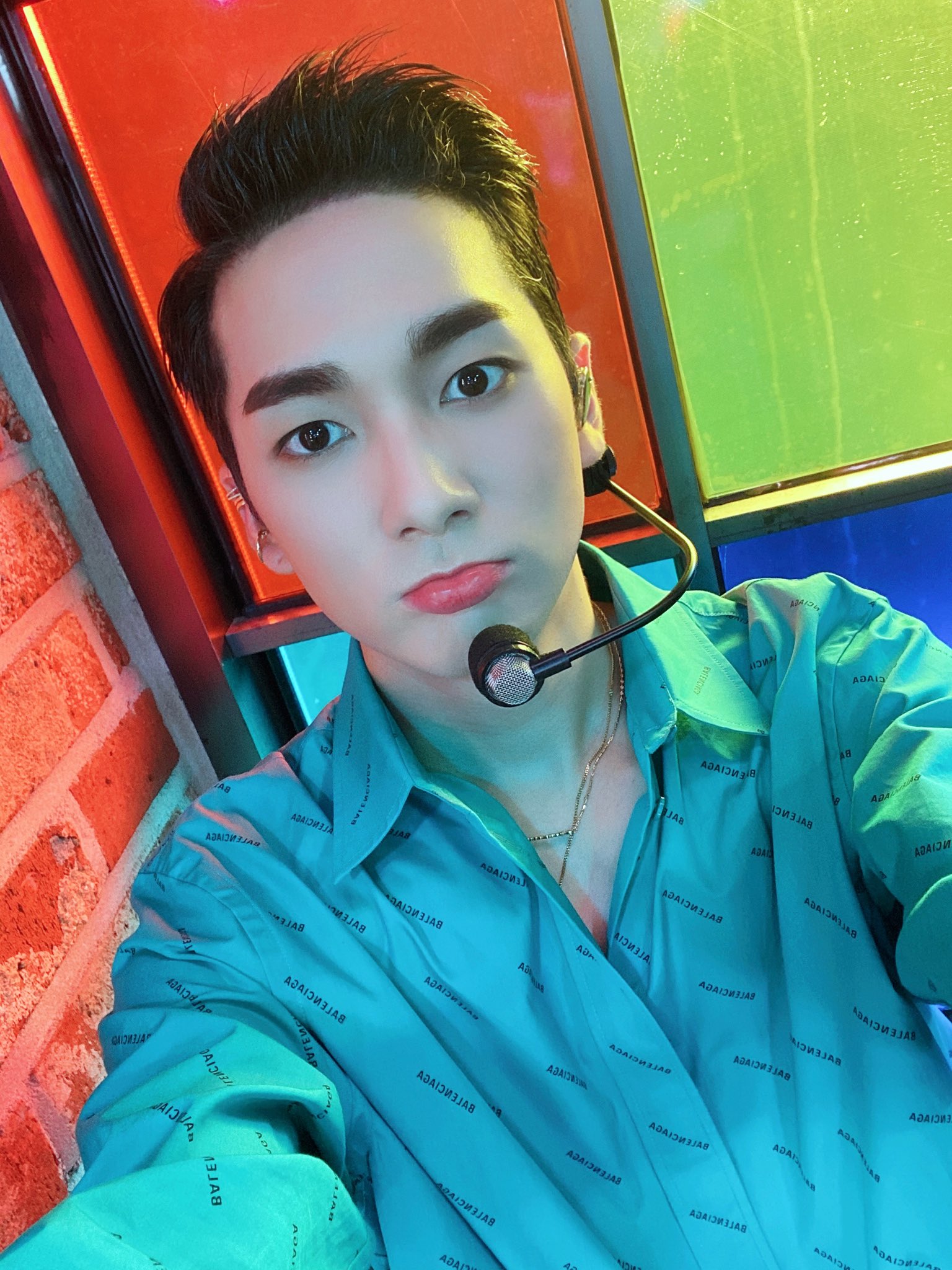 EjeuAEiVgAEIu_A?format=jpg&name=orig