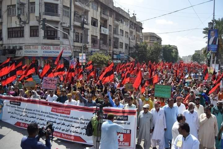 inqlab_thari's tweet photo. جھان کي ڏيو مبارڪون اسين پيا ڪاھيندا اچون...!!
سنڌ جي ٻيٽن ۽ زمينن تي قبضي,ڪراچي ڪميٽي,سنڌ جي وسيلن جي ڦرلٽ,ٻوڏ متاثر ماڻھن جي واھر نہ ٿيڻ خلاف عوامي تحريڪ طرفان ريگل چوڪ کان کان پريس ڪلب ڪراچي تائين ھزارين سنڌياڻين ,ھارين ,مزدورن ۽ شاگردن جو مارچ ـ
#SindhRejectsIslandsAthuraty https://t.co/KXP8pFomqV