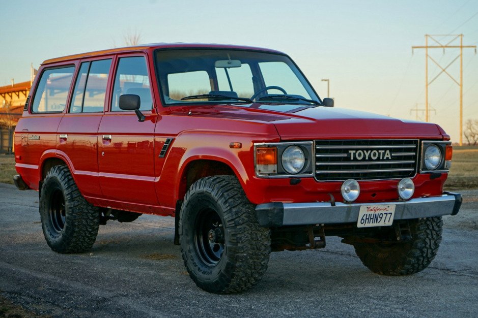 ricky_take's tweet photo. 1986 Toyota Land Cruiser FJ60 🗾

#Toyota #FJ60 #FJ #LandCruiser #80s #Cars #OffRoad #Art #Engineering #Machine https://t.co/BLaQ4dlDAt